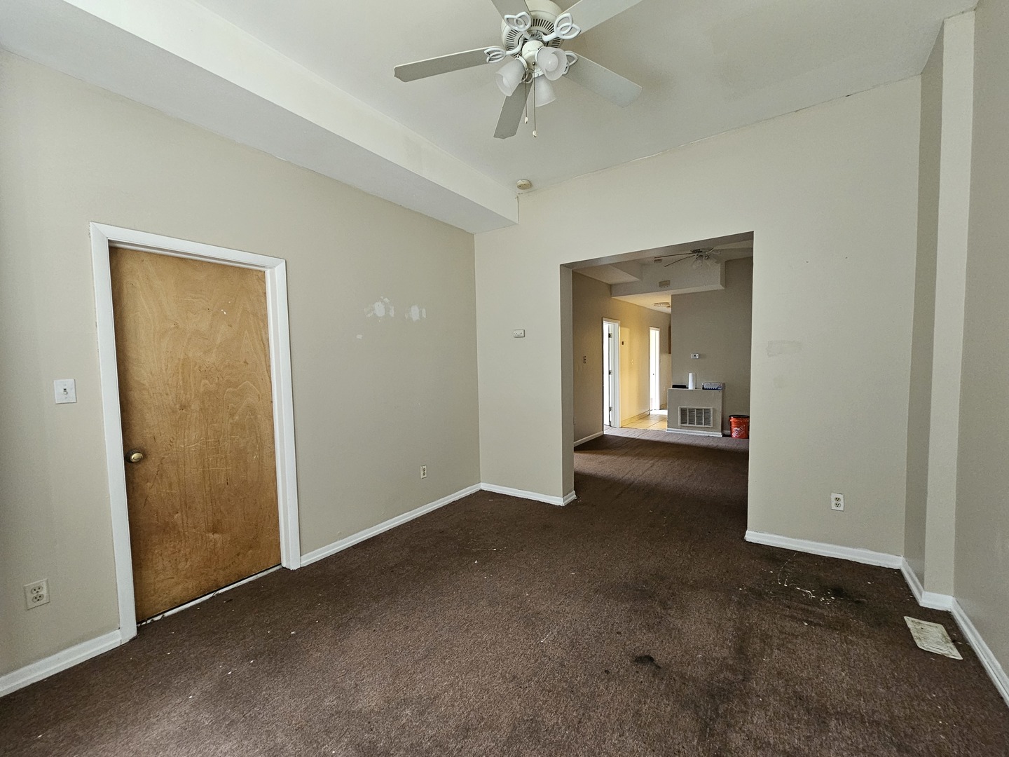 8813 S Buffalo Avenue, Chicago, IL 60617