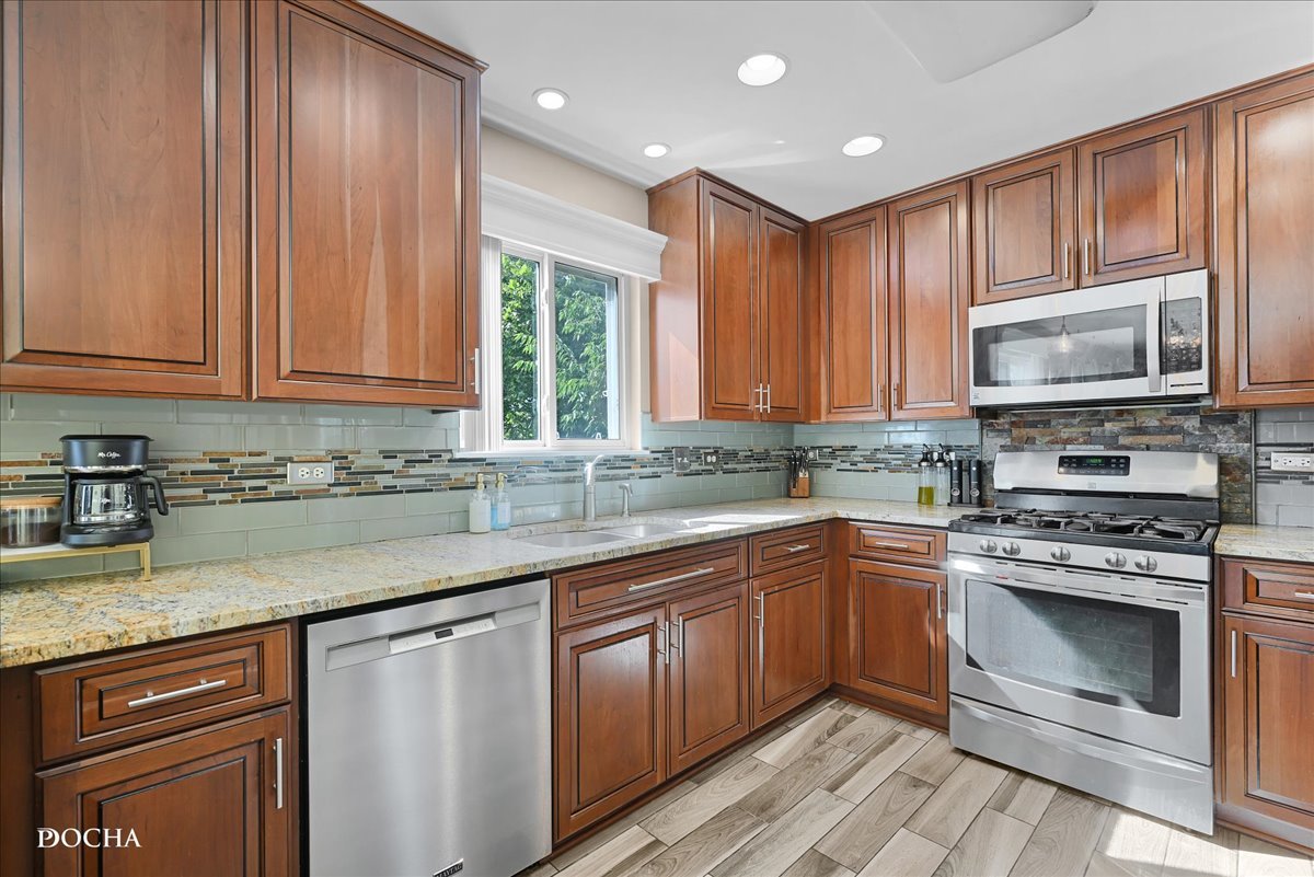 1757 Stonegate Drive, Montgomery, IL 60538