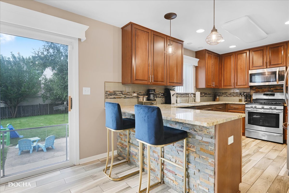 1757 Stonegate Drive, Montgomery, IL 60538