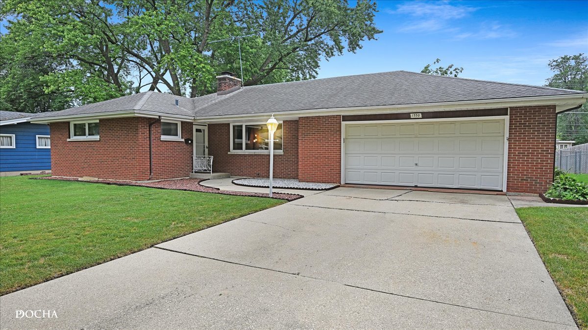 1330 Winona Avenue, Aurora, IL 60506