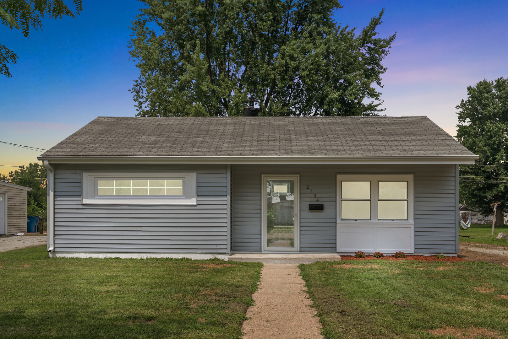 2104 Chestnut Avenue, Sterling, IL 61081