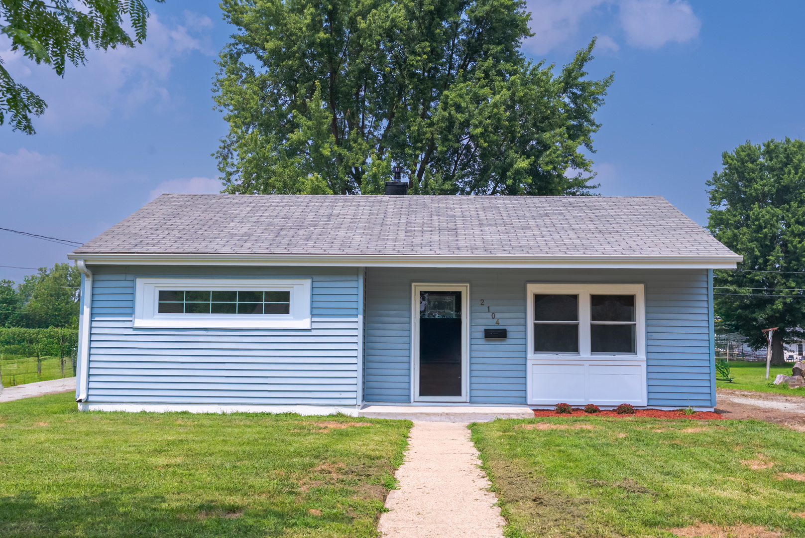 2104 Chestnut Avenue, Sterling, IL 61081