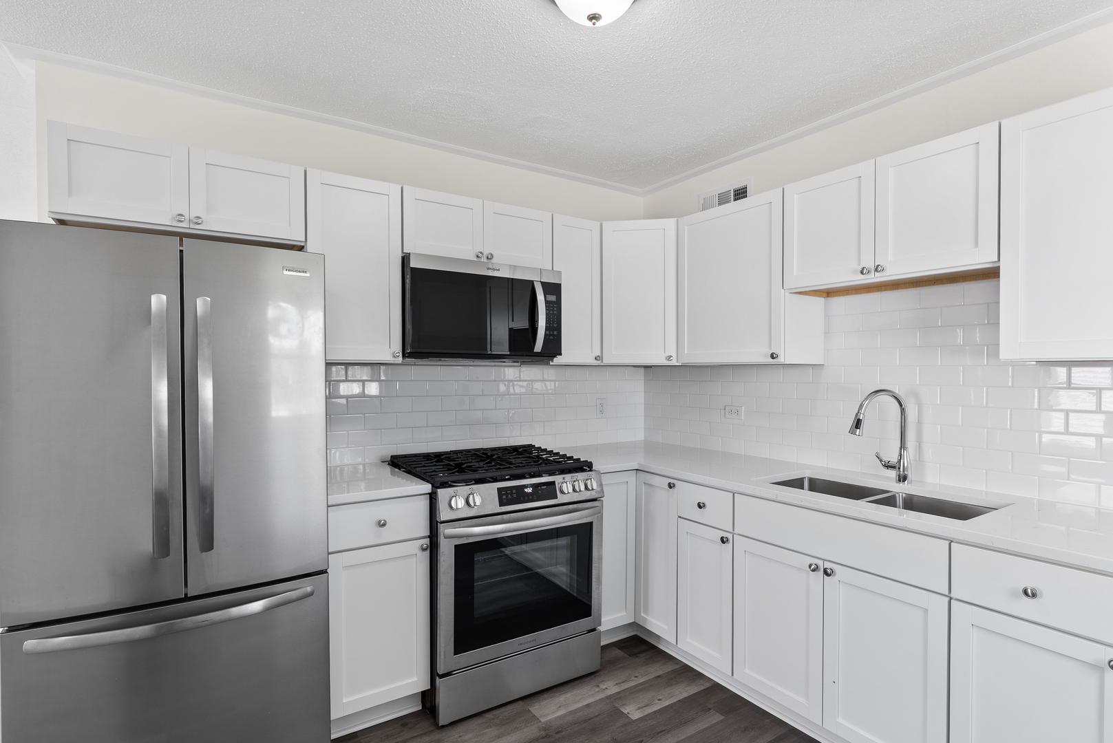 2104 Chestnut Avenue, Sterling, IL 61081