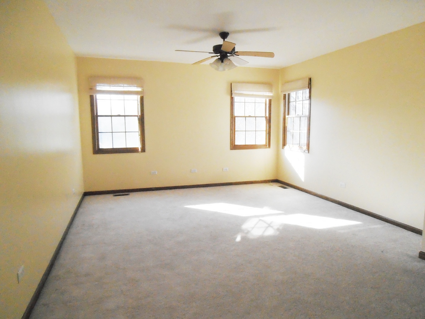 422 New York Lane, Elk Grove Village, IL 60007
