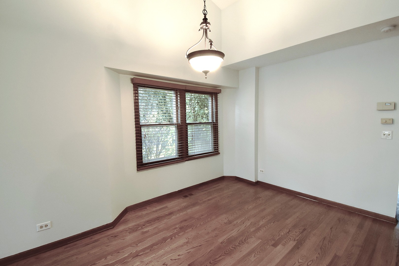 422 New York Lane, Elk Grove Village, IL 60007