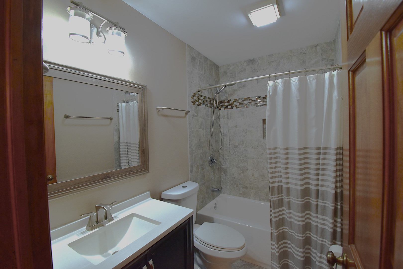 422 New York Lane, Elk Grove Village, IL 60007