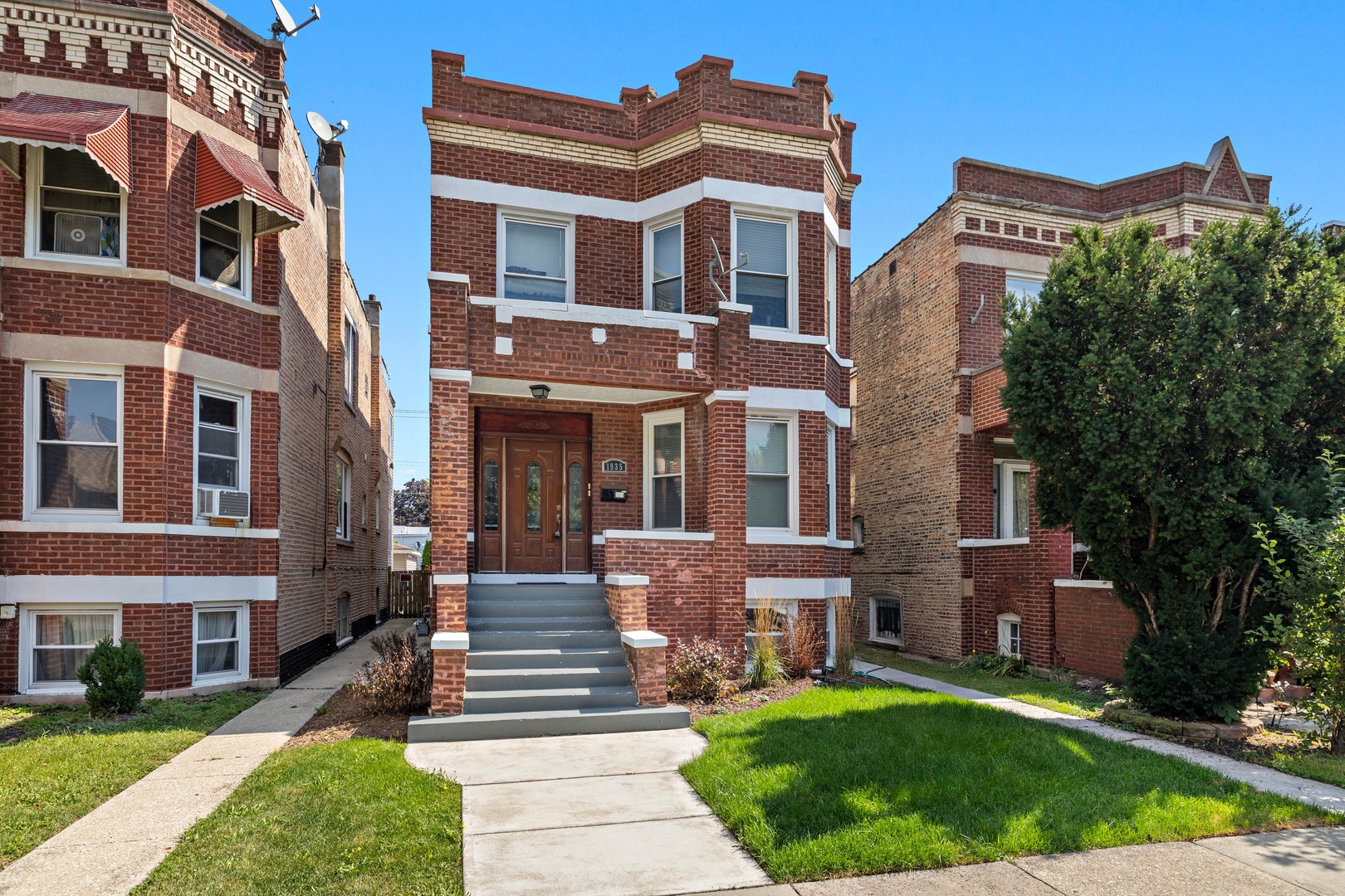 1935 Harvey Avenue, Berwyn, IL 60402