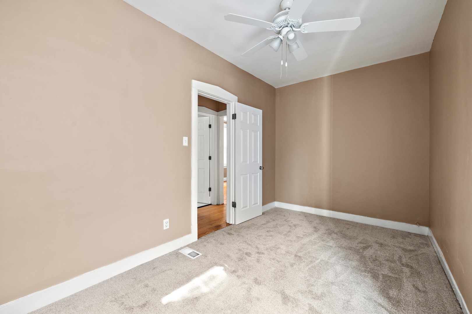 1935 Harvey Avenue, Berwyn, IL 60402