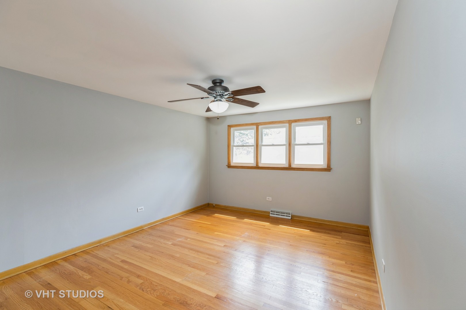 17600 70th Court, Tinley Park, IL 60477