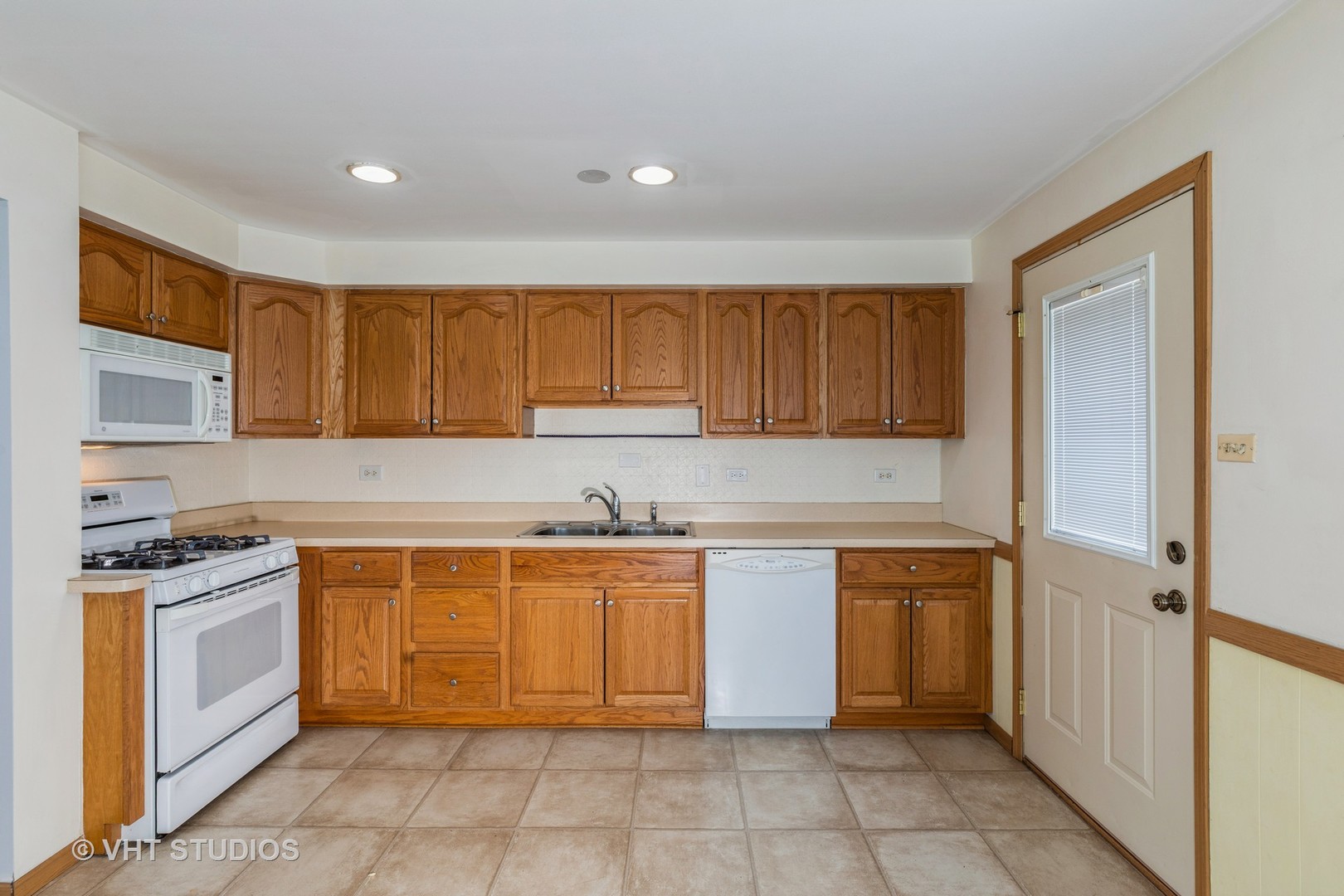 17600 70th Court, Tinley Park, IL 60477