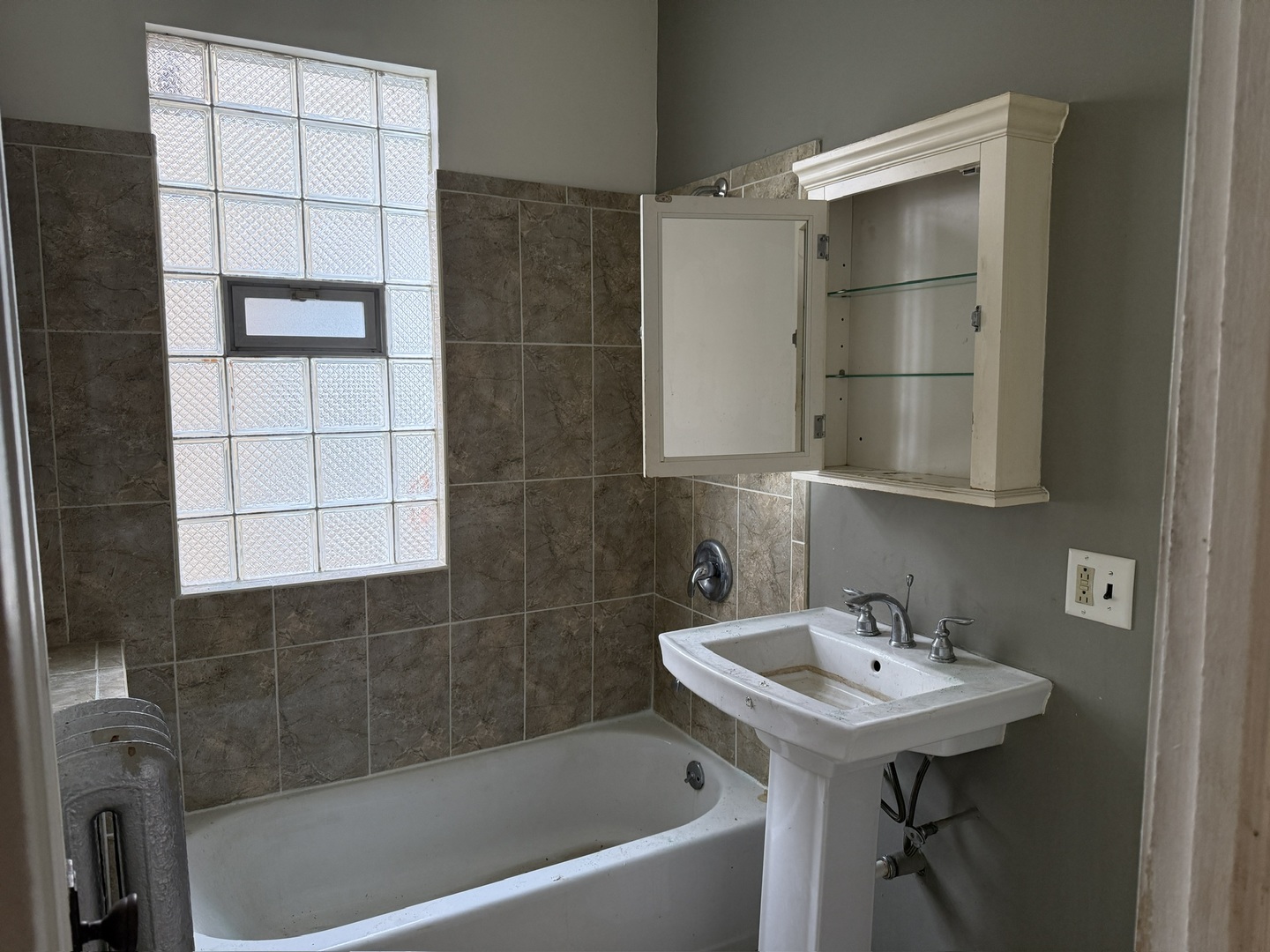 7148 S Eberhart Avenue, Chicago, IL 60619