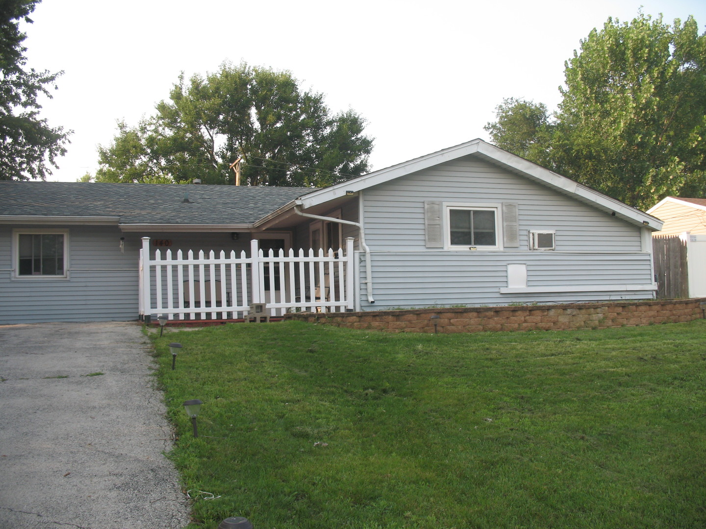 140 Fairwood Drive, Bolingbrook, IL 60440
