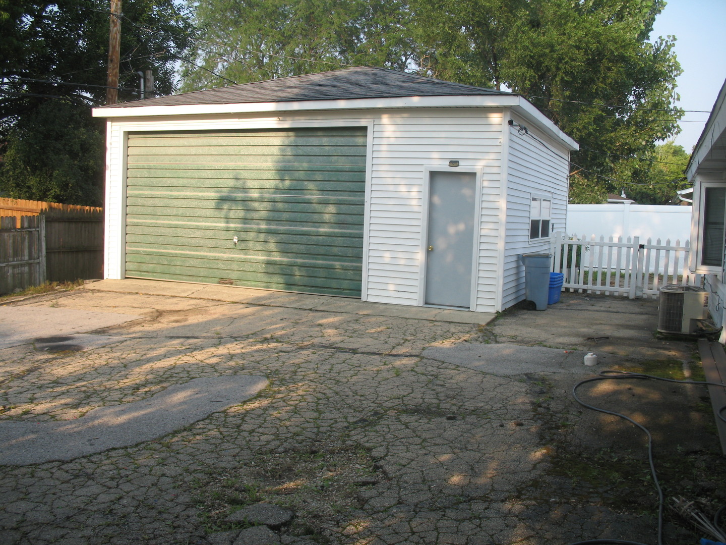 140 Fairwood Drive, Bolingbrook, IL 60440