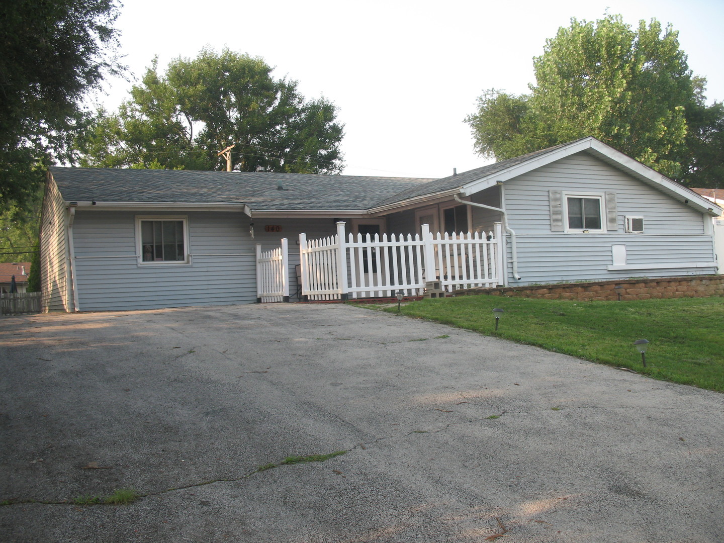 140 Fairwood Drive, Bolingbrook, IL 60440
