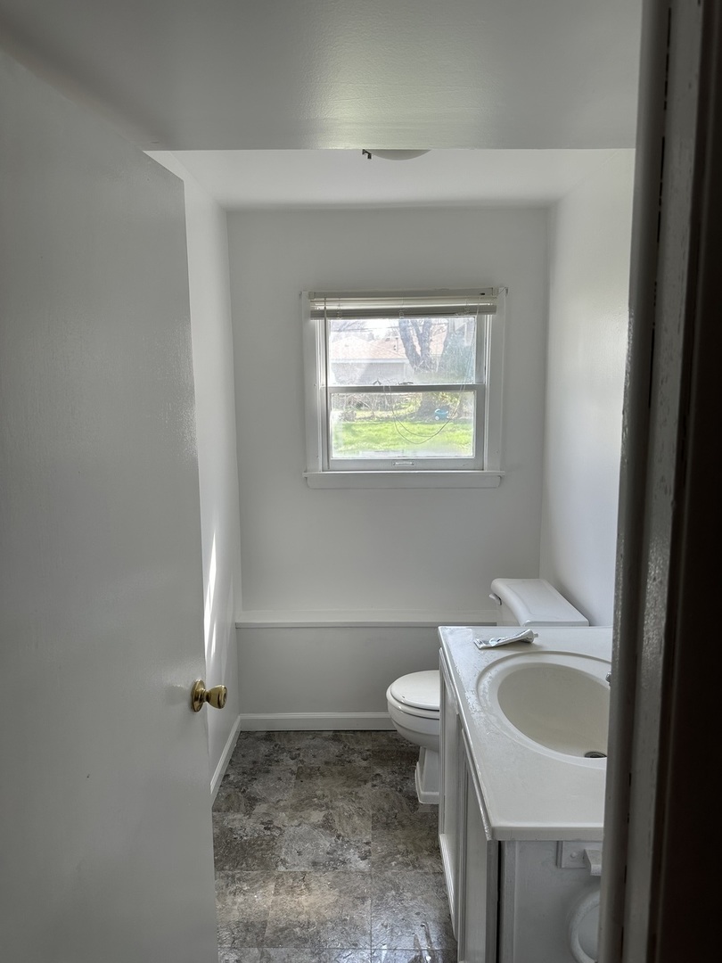 1716 Rogers Avenue, McHenry, IL 60050