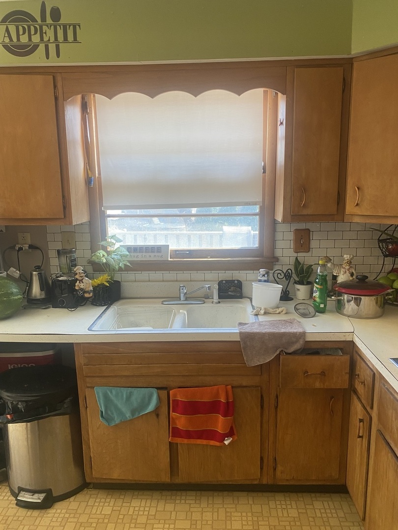 1716 Rogers Avenue, McHenry, IL 60050