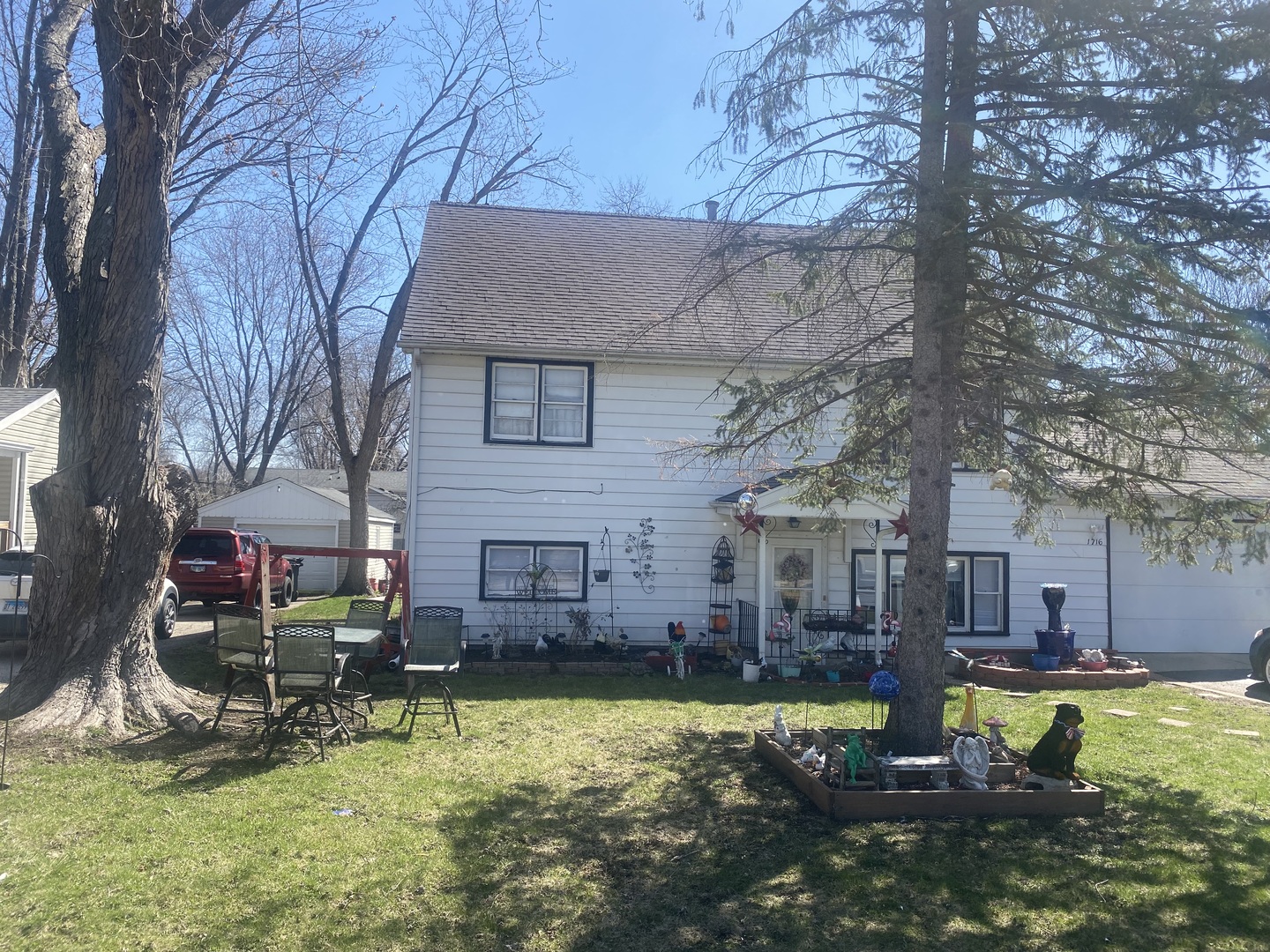 1716 Rogers Avenue, McHenry, IL 60050
