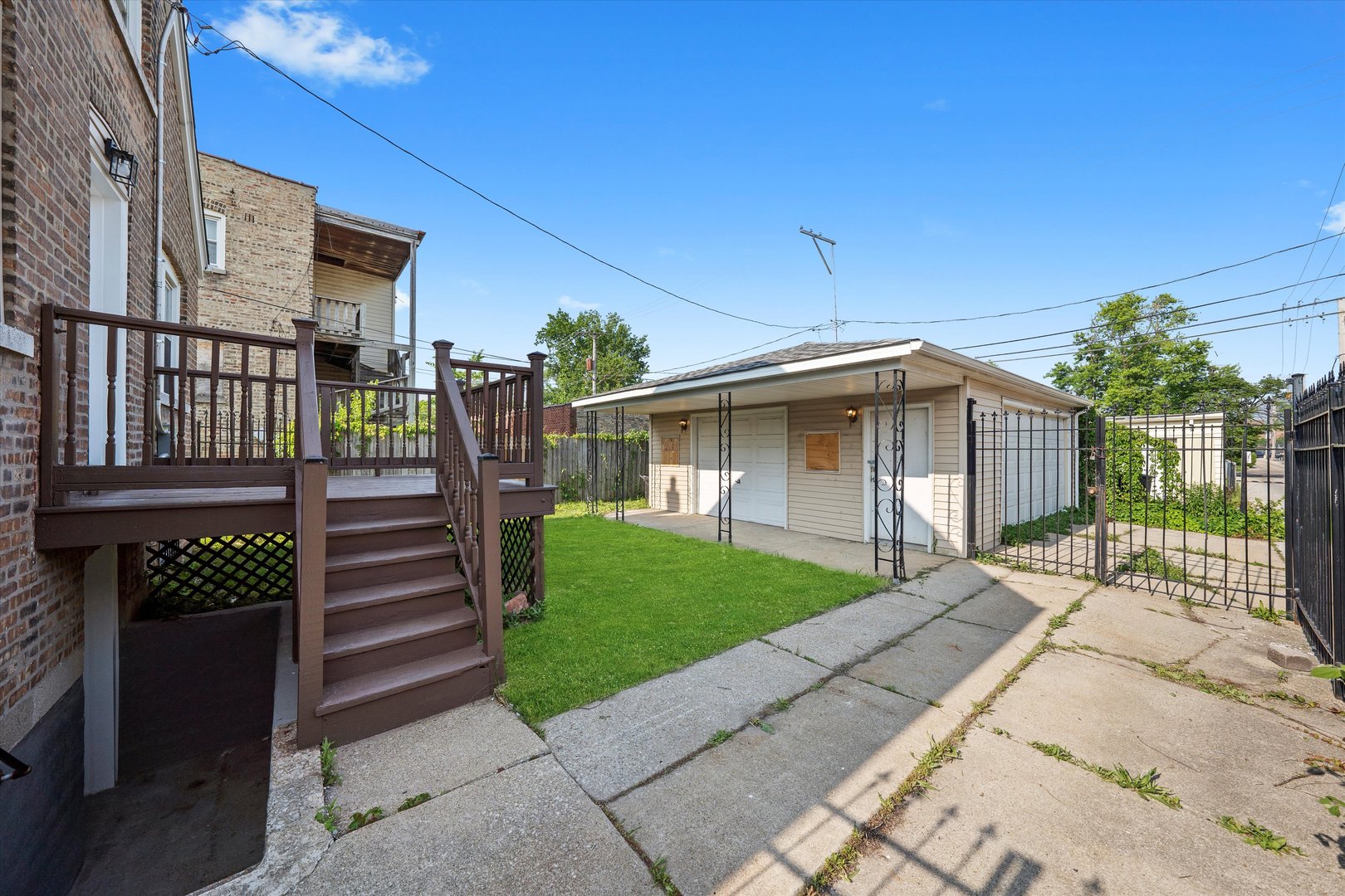 9443 S Racine Avenue, Chicago, IL 60620