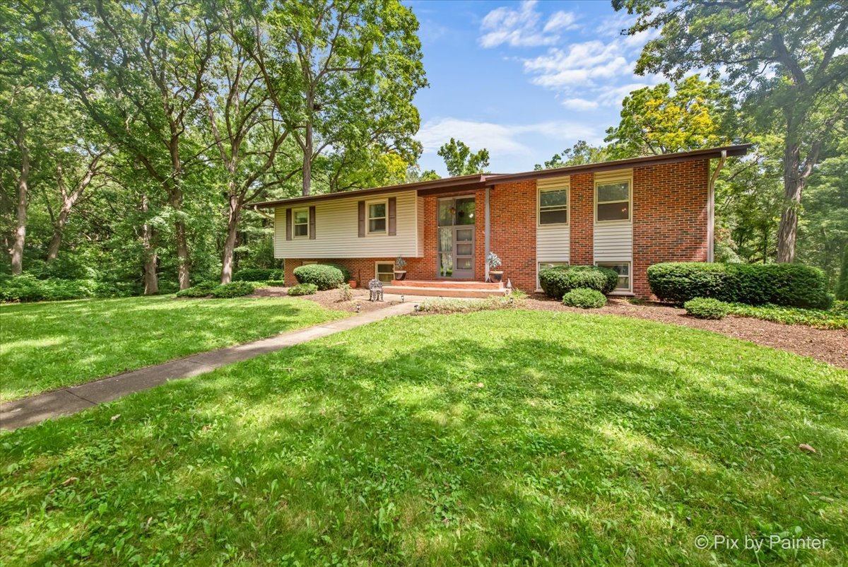 13N415 Burlington Road, Hampshire, IL 60140