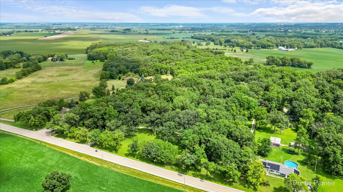 13N415 Burlington Road, Hampshire, IL 60140