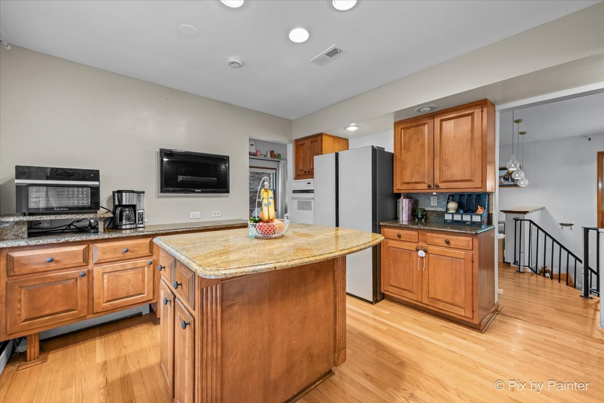 13N415 Burlington Road, Hampshire, IL 60140