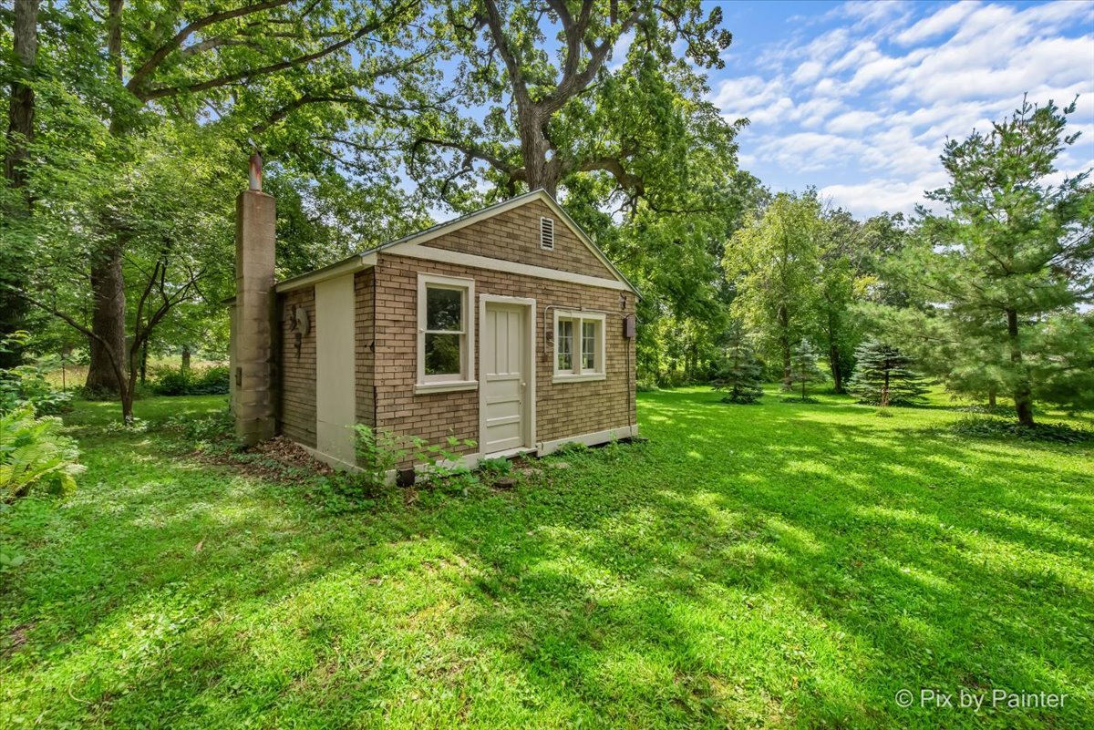 13N415 Burlington Road, Hampshire, IL 60140