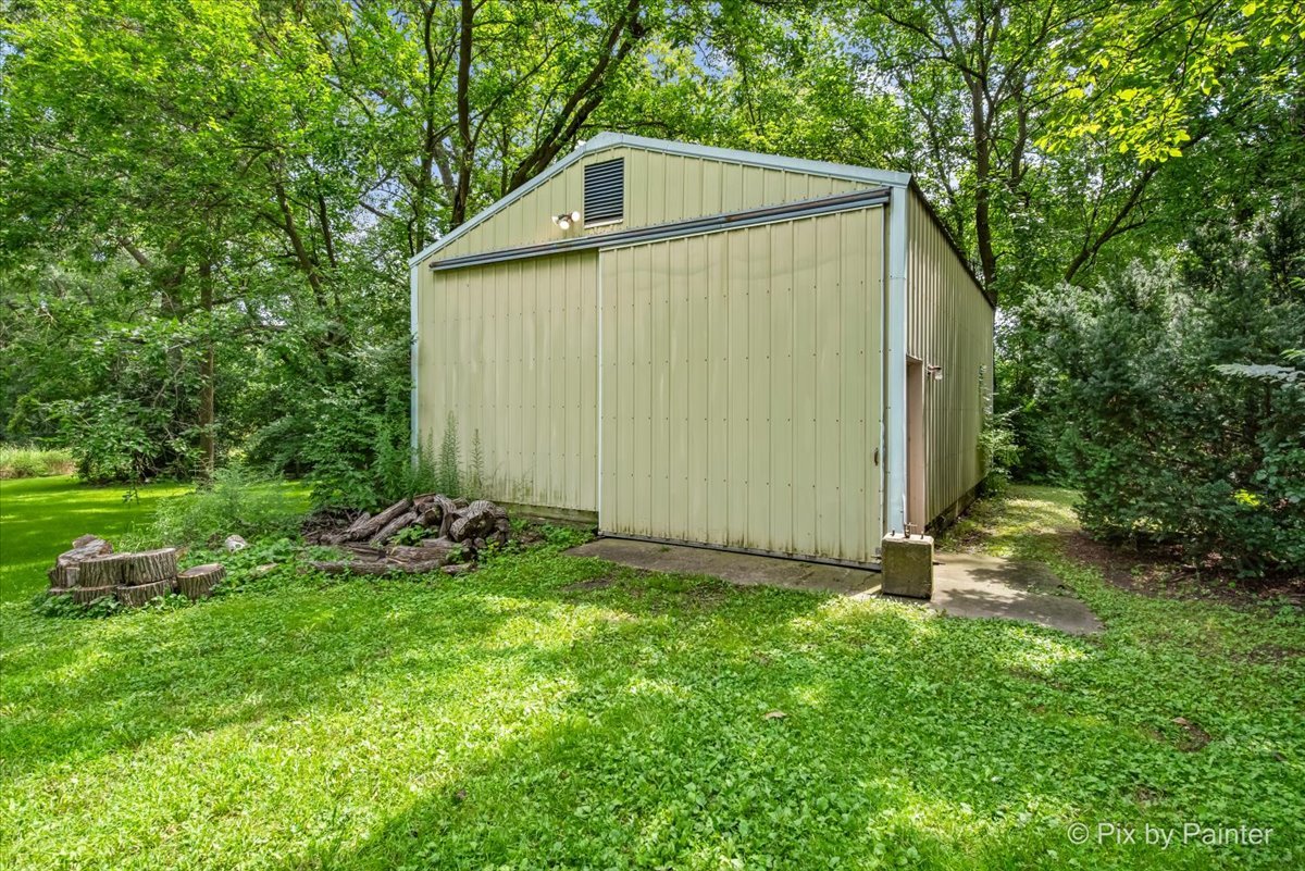 13N415 Burlington Road, Hampshire, IL 60140