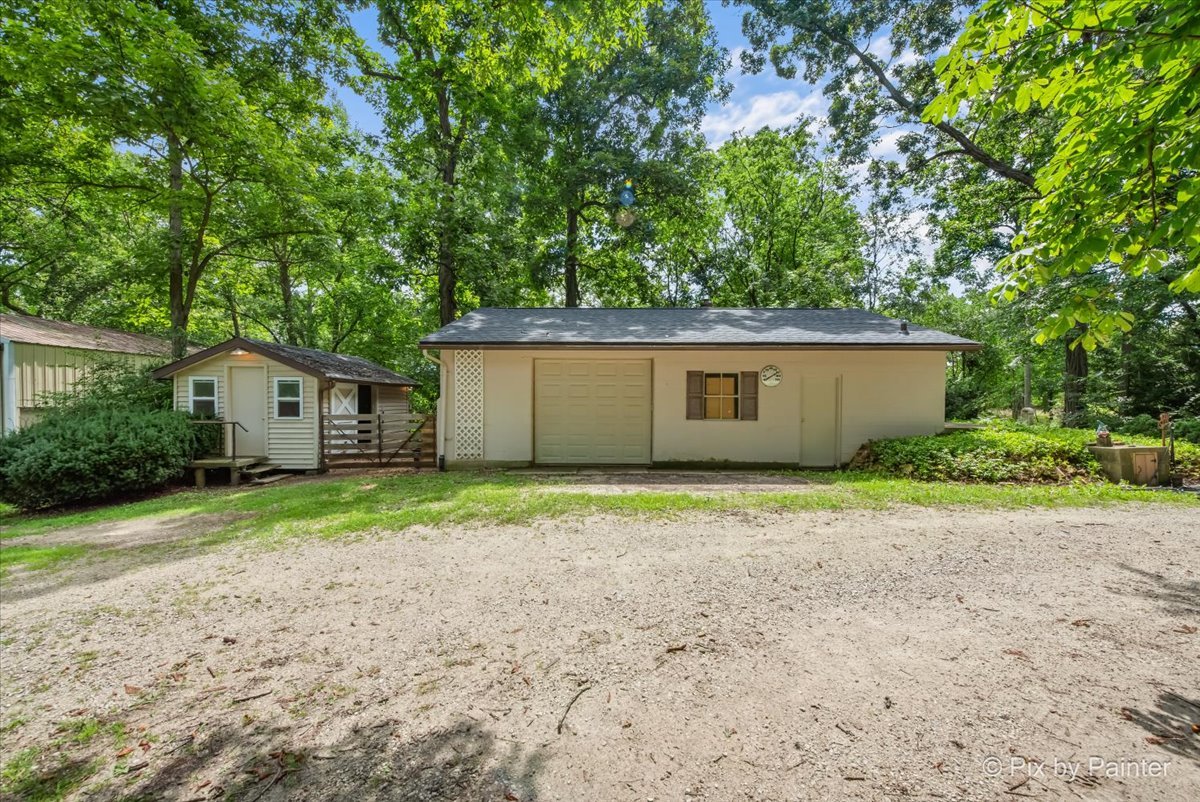 13N415 Burlington Road, Hampshire, IL 60140
