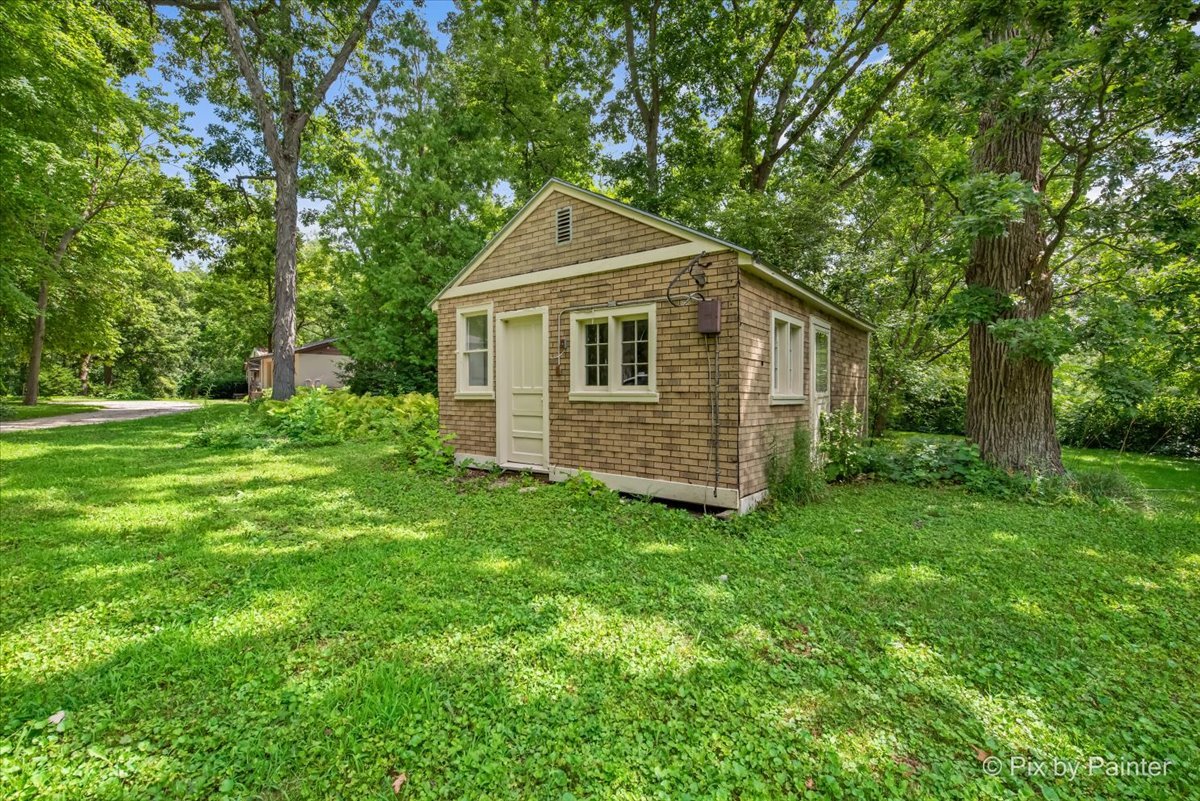 13N415 Burlington Road, Hampshire, IL 60140