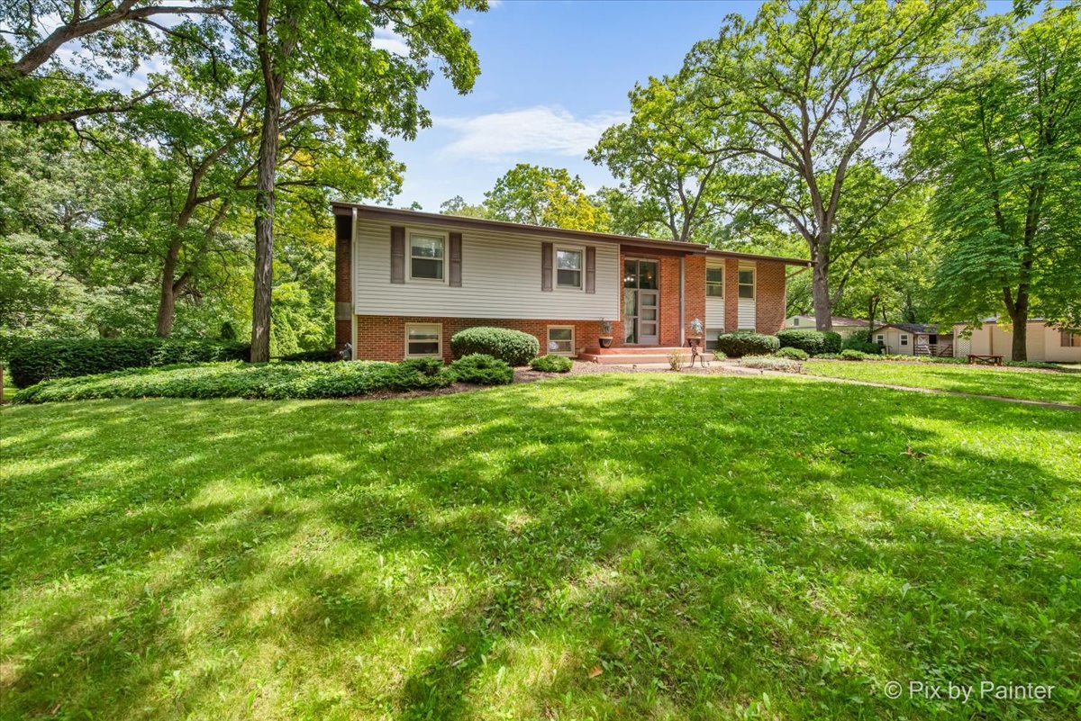 13N415 Burlington Road, Hampshire, IL 60140