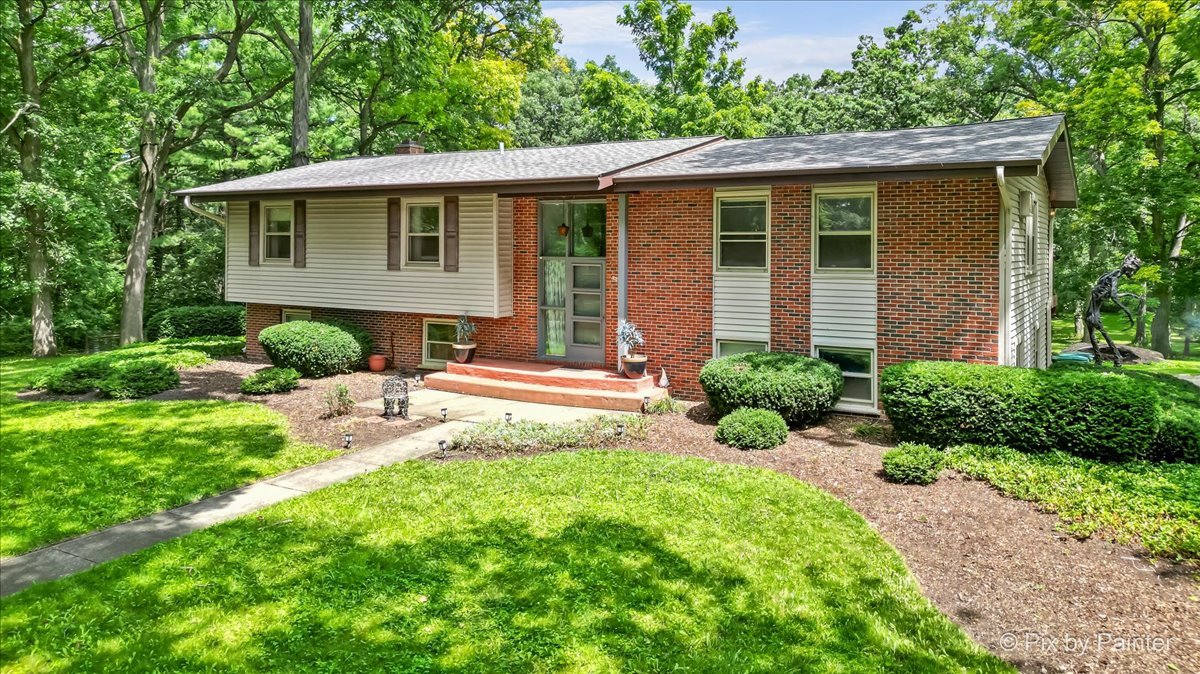 13N415 Burlington Road, Hampshire, IL 60140