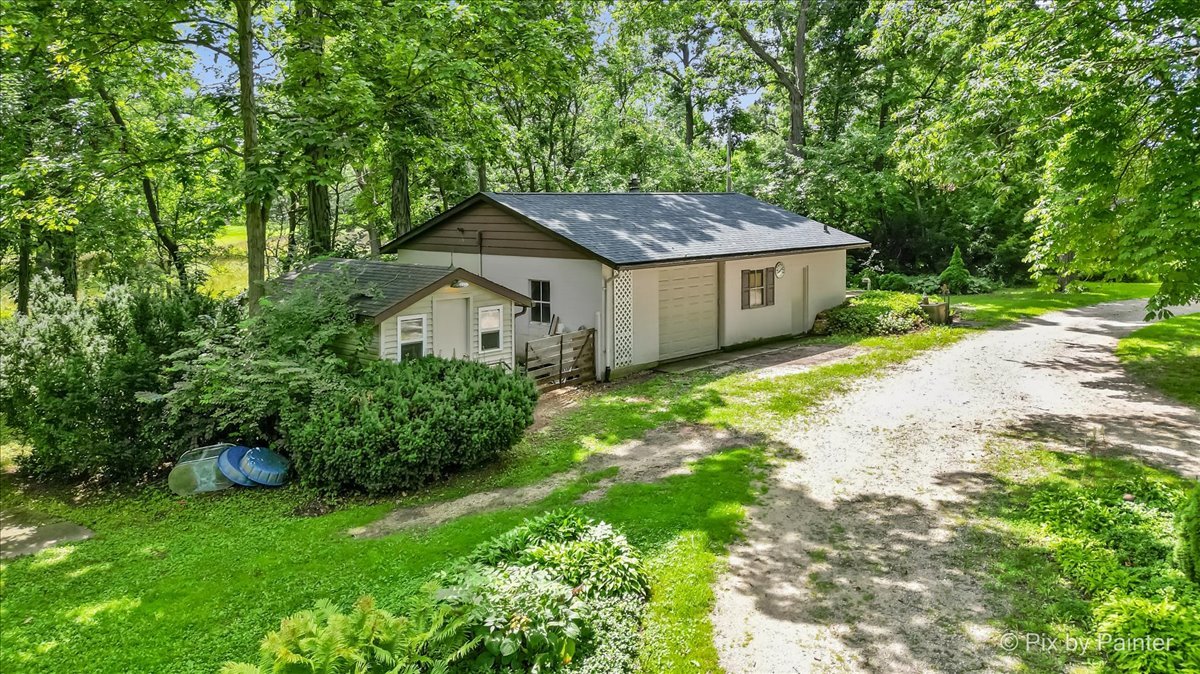 13N415 Burlington Road, Hampshire, IL 60140