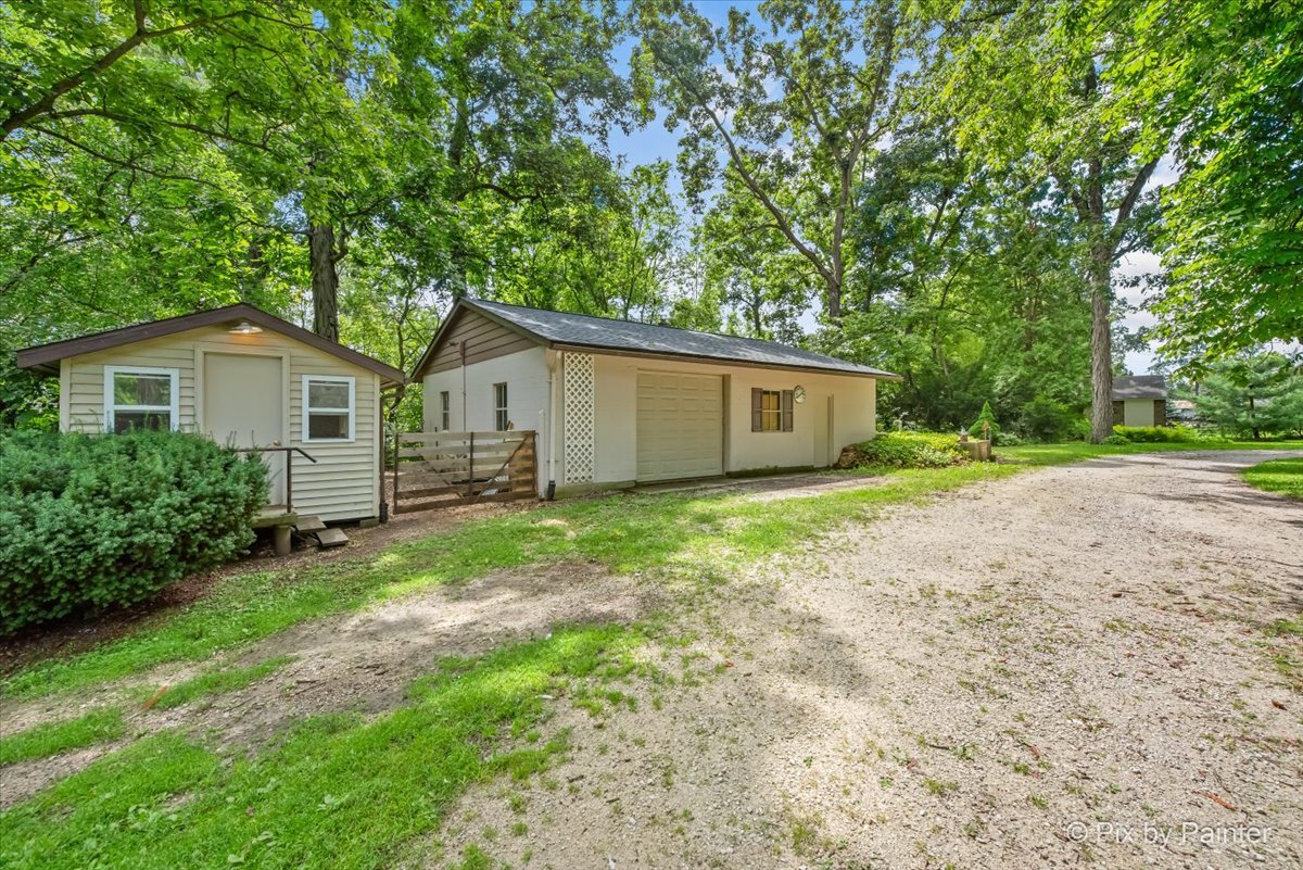 13N415 Burlington Road, Hampshire, IL 60140