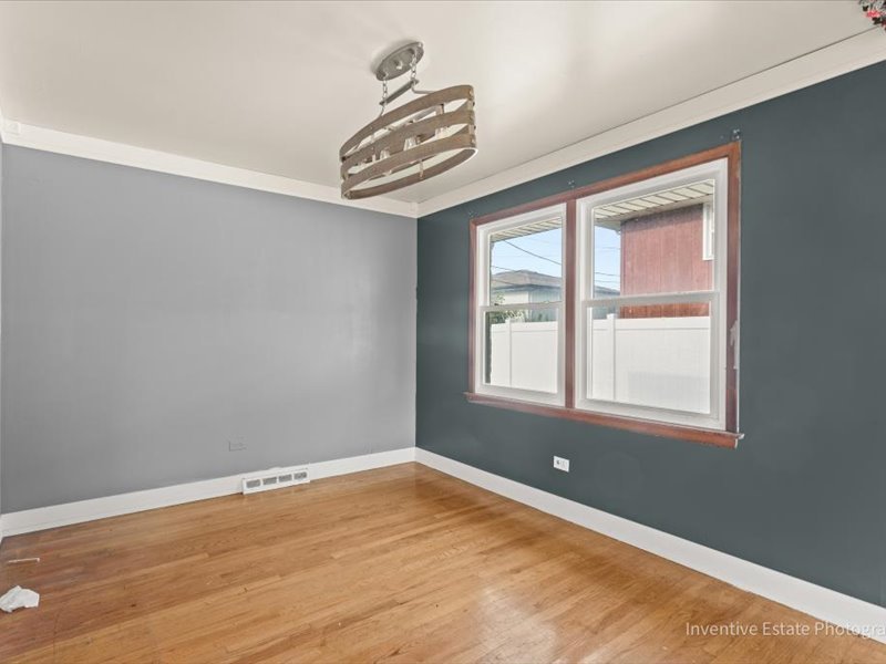 1320 E 169th Place, South Holland, IL 60473