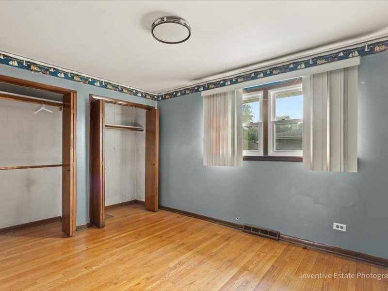1320 E 169th Place, South Holland, IL 60473