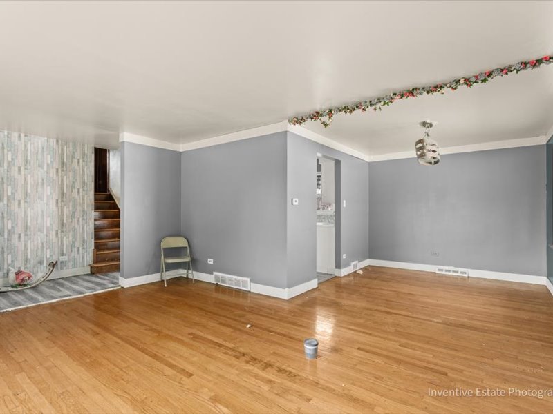 1320 E 169th Place, South Holland, IL 60473