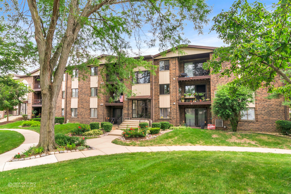 14033 Laramie Avenue #423, Crestwood, IL 60418