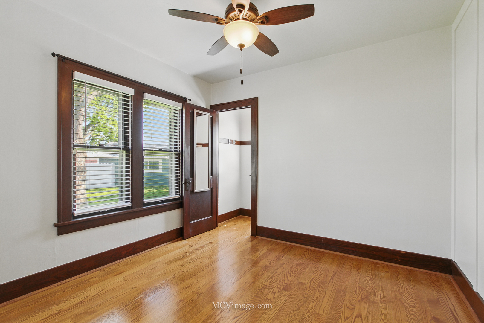 137 E Tyler Street, Oswego, IL 60543
