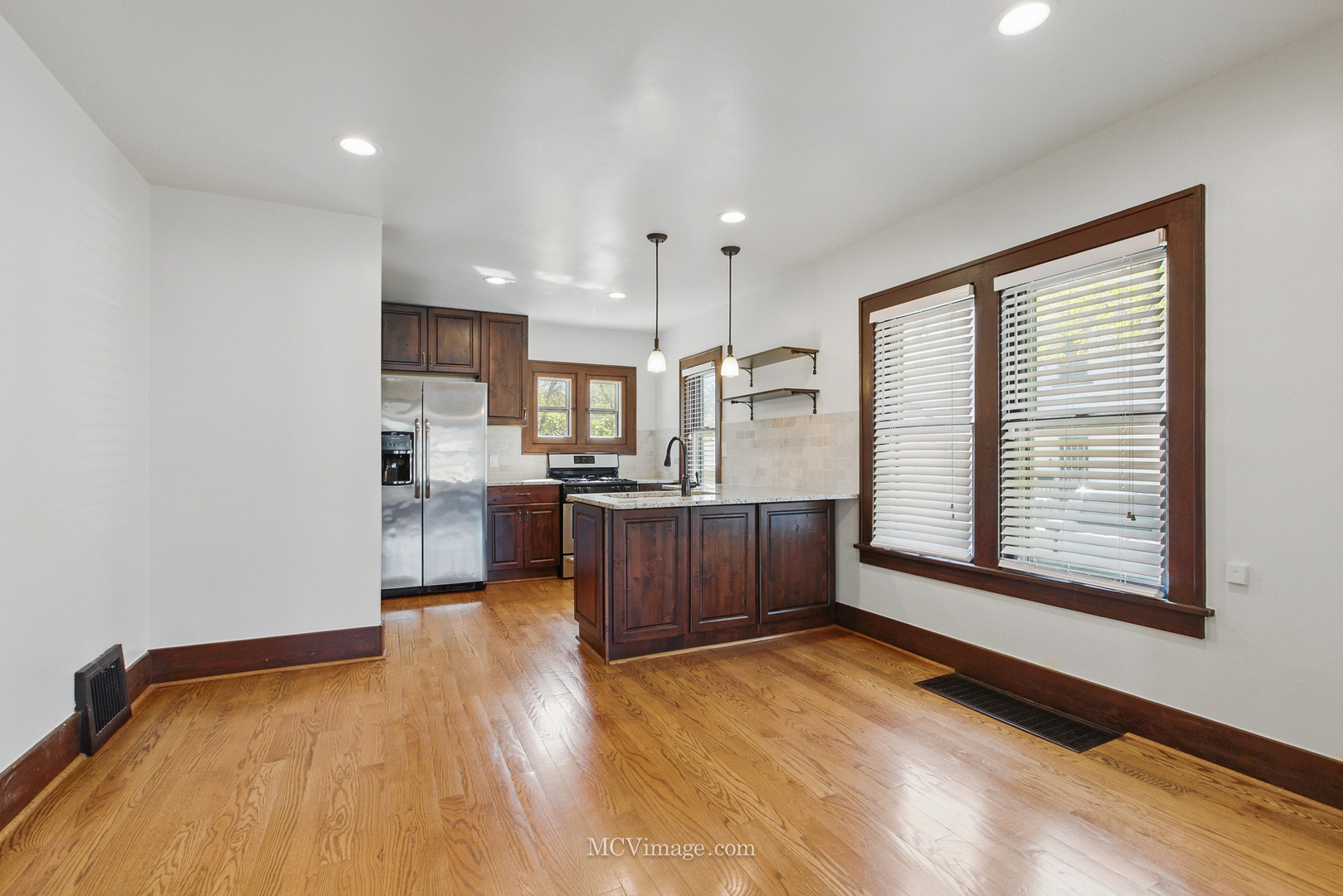 137 E Tyler Street, Oswego, IL 60543
