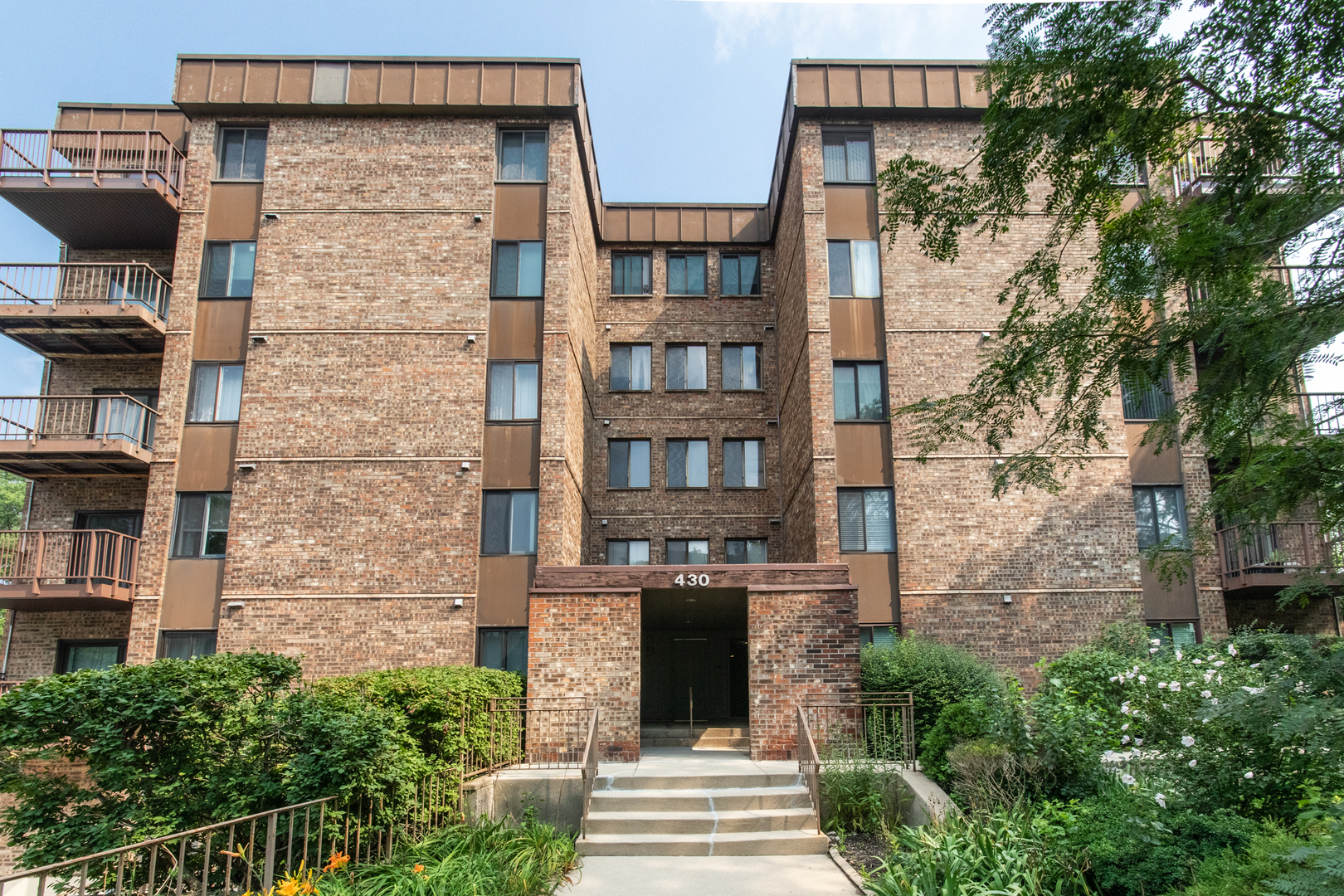 430 Walnut Creek Lane #2201, Lisle, IL 60532