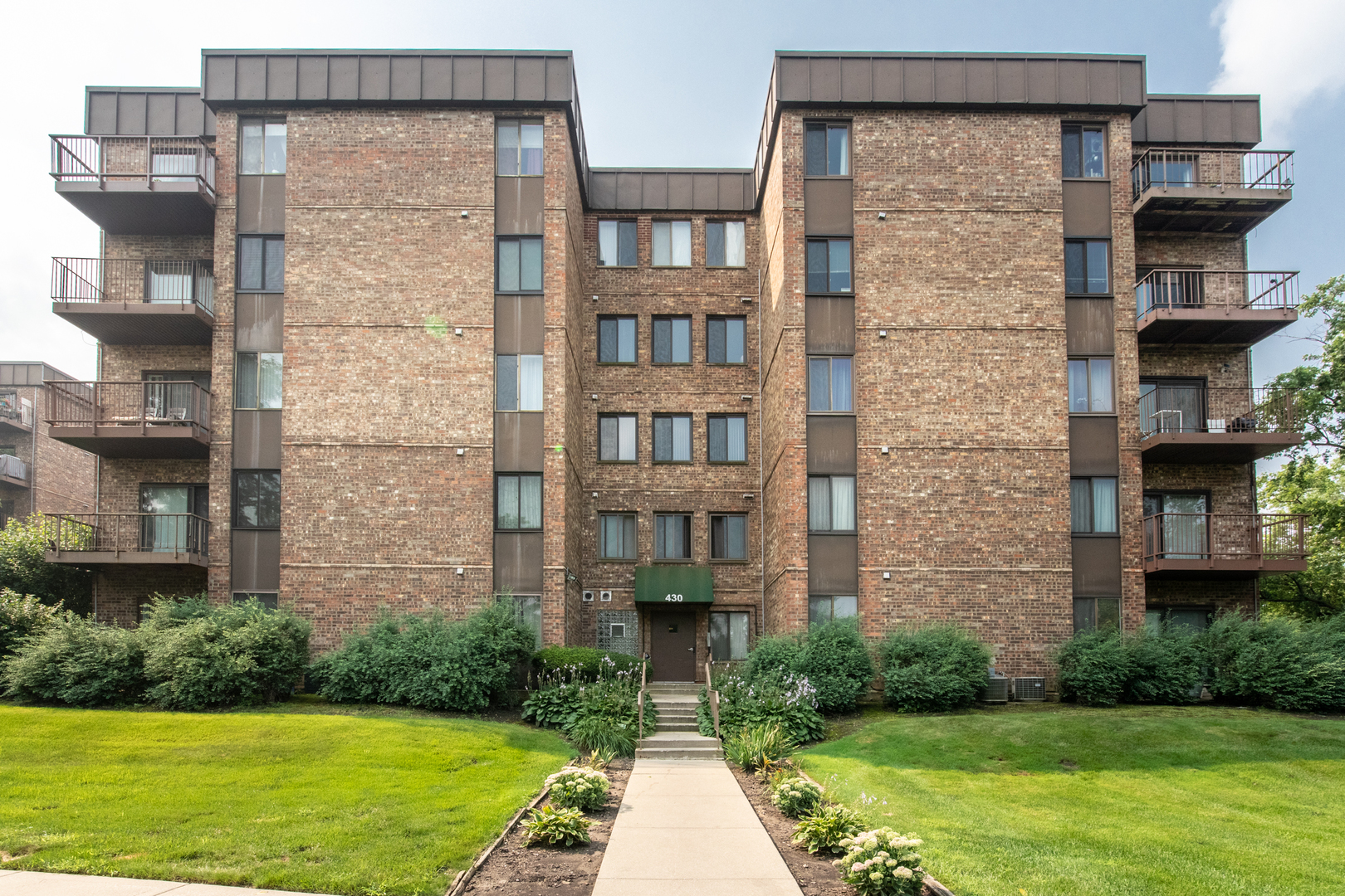 430 Walnut Creek Lane #2201, Lisle, IL 60532