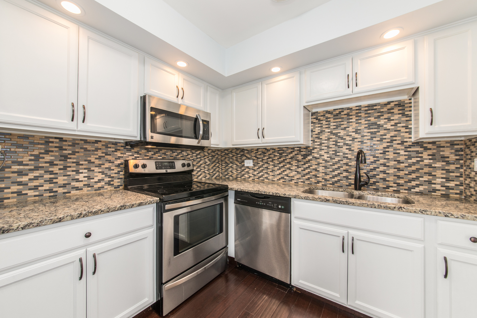 430 Walnut Creek Lane #2201, Lisle, IL 60532