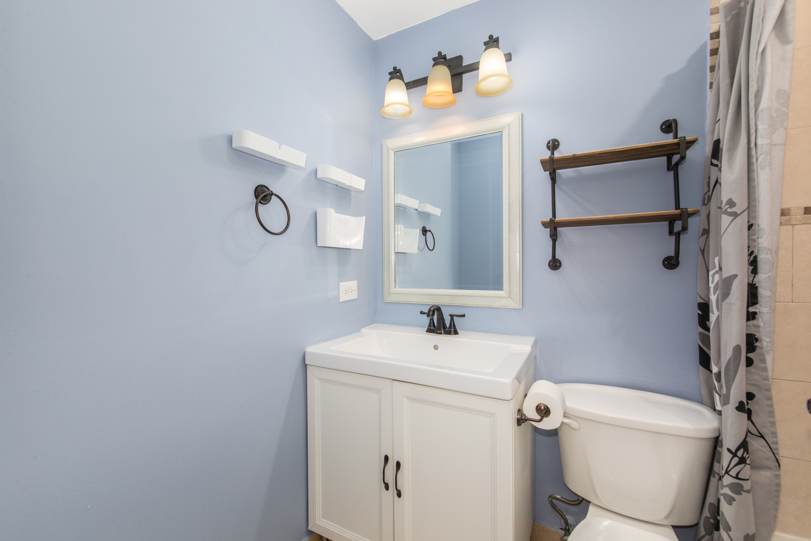 430 Walnut Creek Lane #2201, Lisle, IL 60532