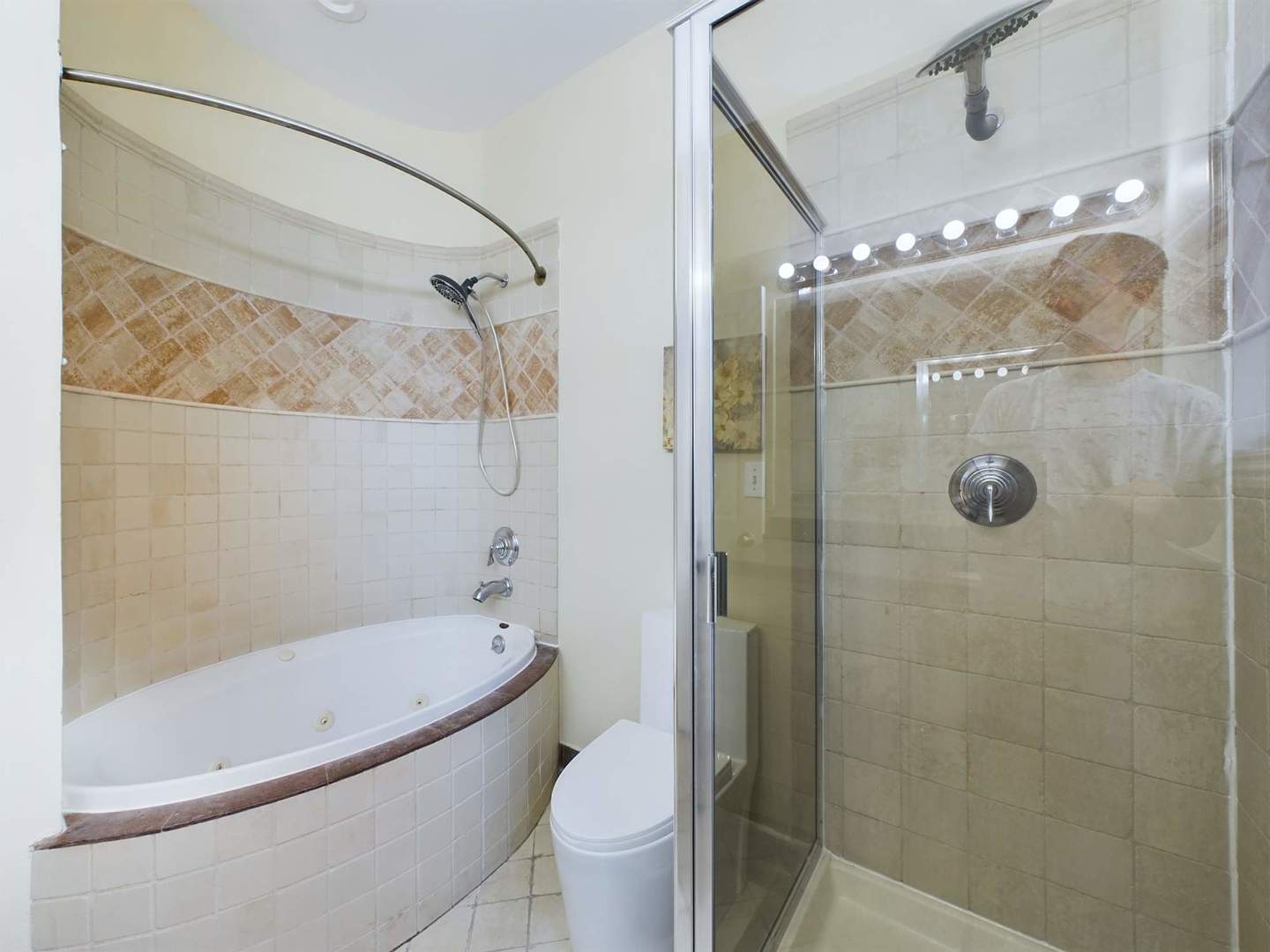 1654 W Ohio Street, Chicago, IL 60622