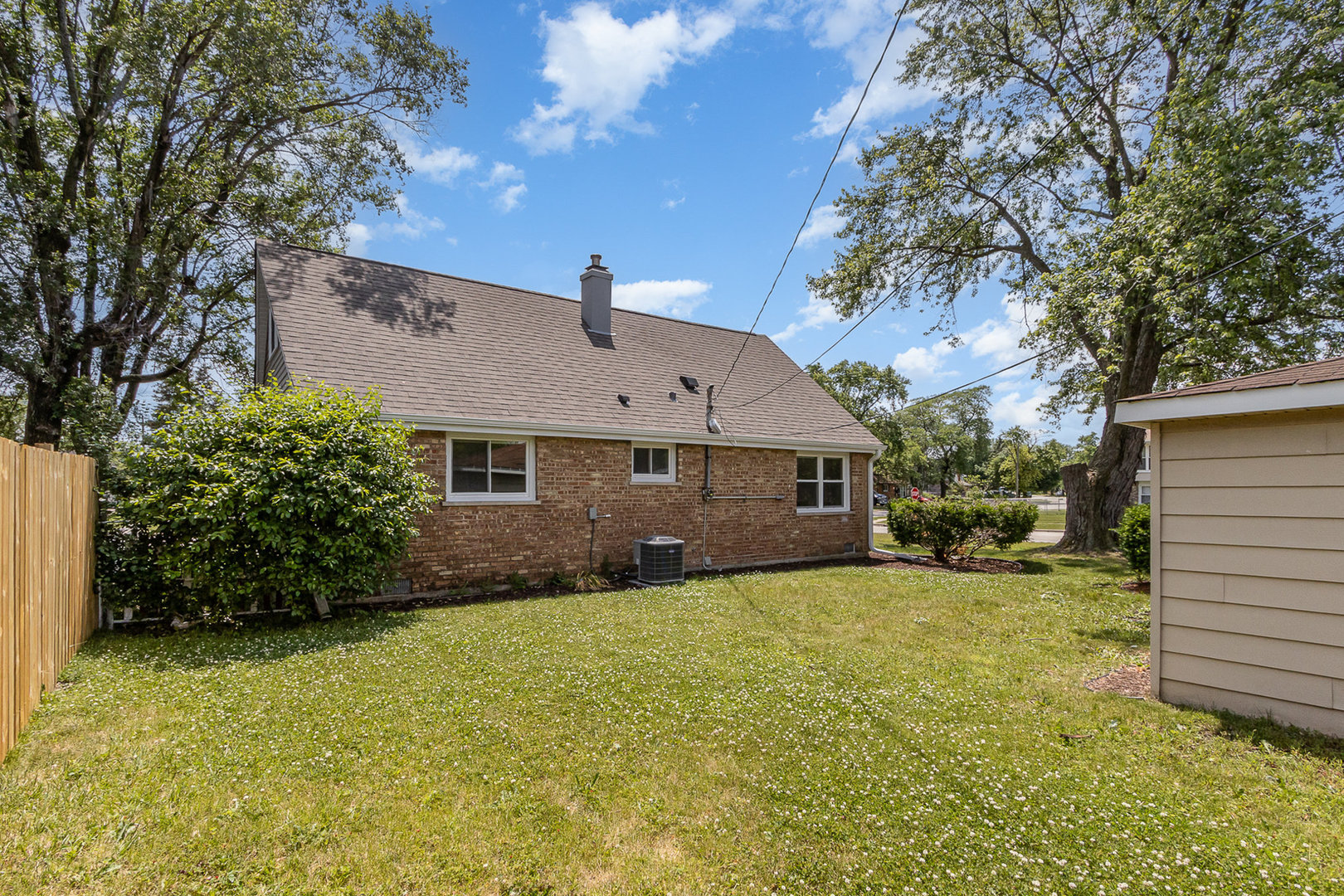 8954 Southfield Drive, Bridgeview, IL 60455