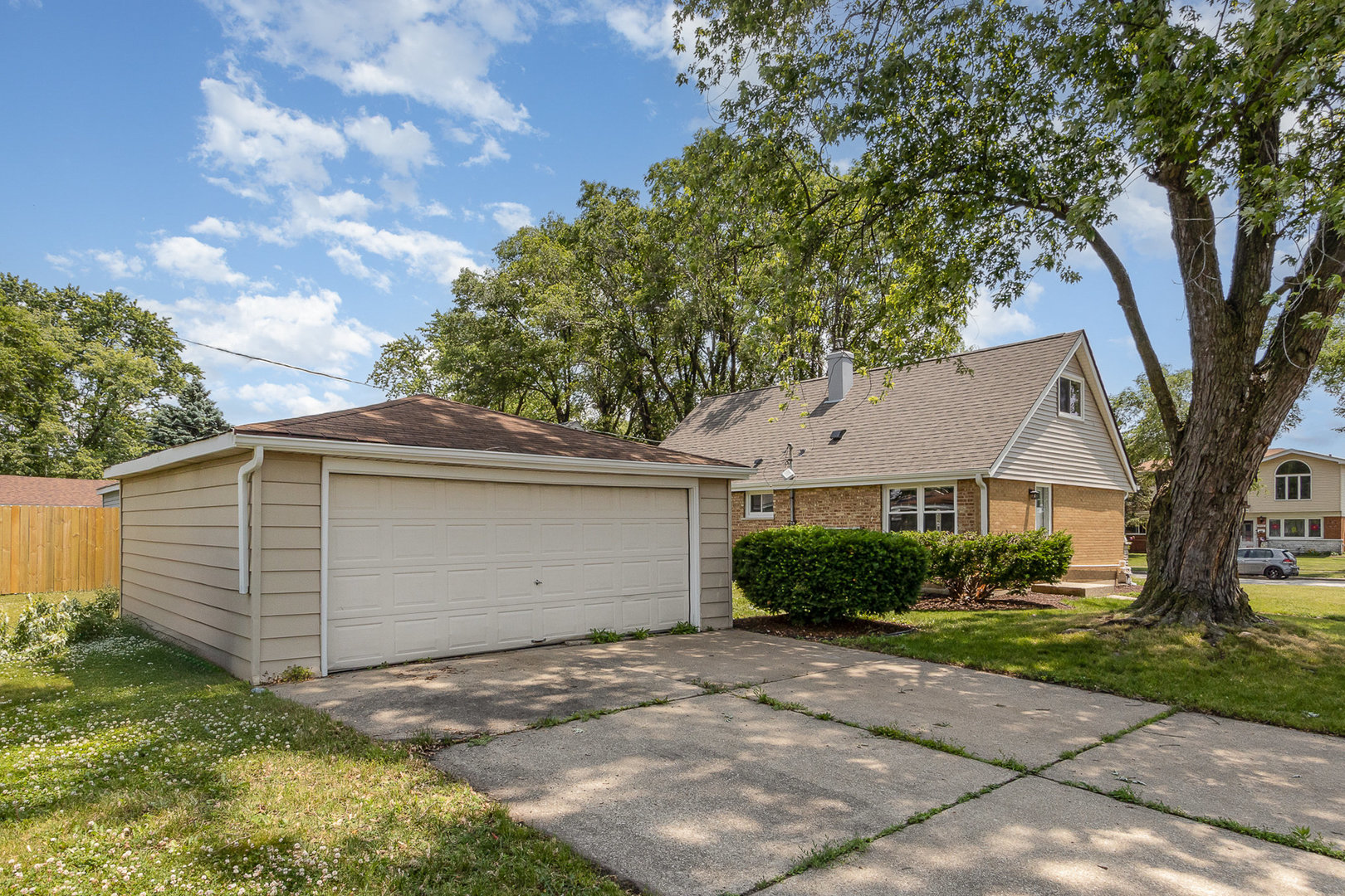8954 Southfield Drive, Bridgeview, IL 60455
