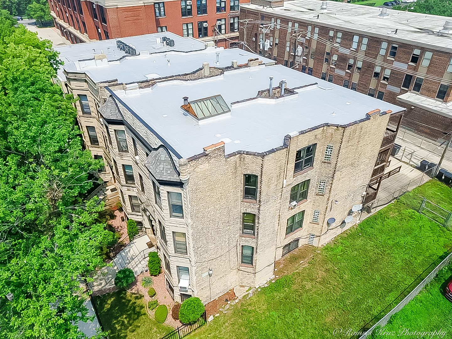 6037 S Champlain Avenue, Chicago, IL 60637