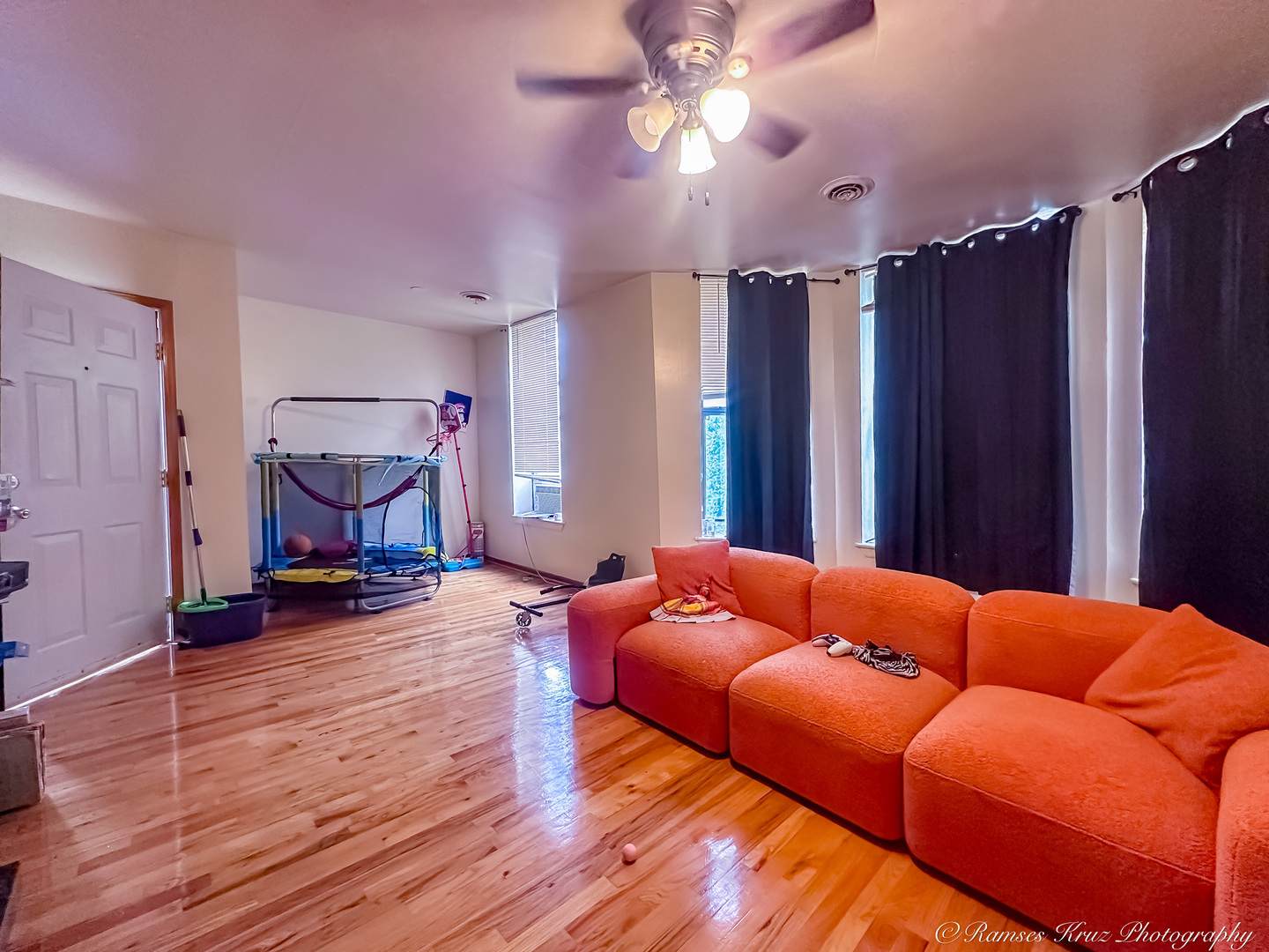 6037 S Champlain Avenue, Chicago, IL 60637