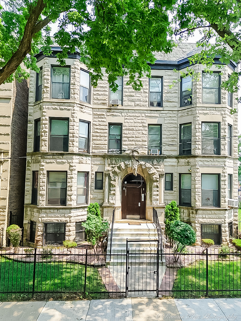 6037 S Champlain Avenue, Chicago, IL 60637