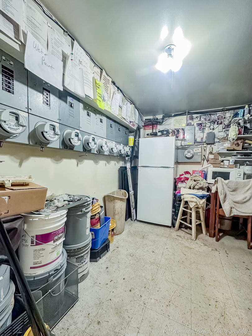 6037 S Champlain Avenue, Chicago, IL 60637